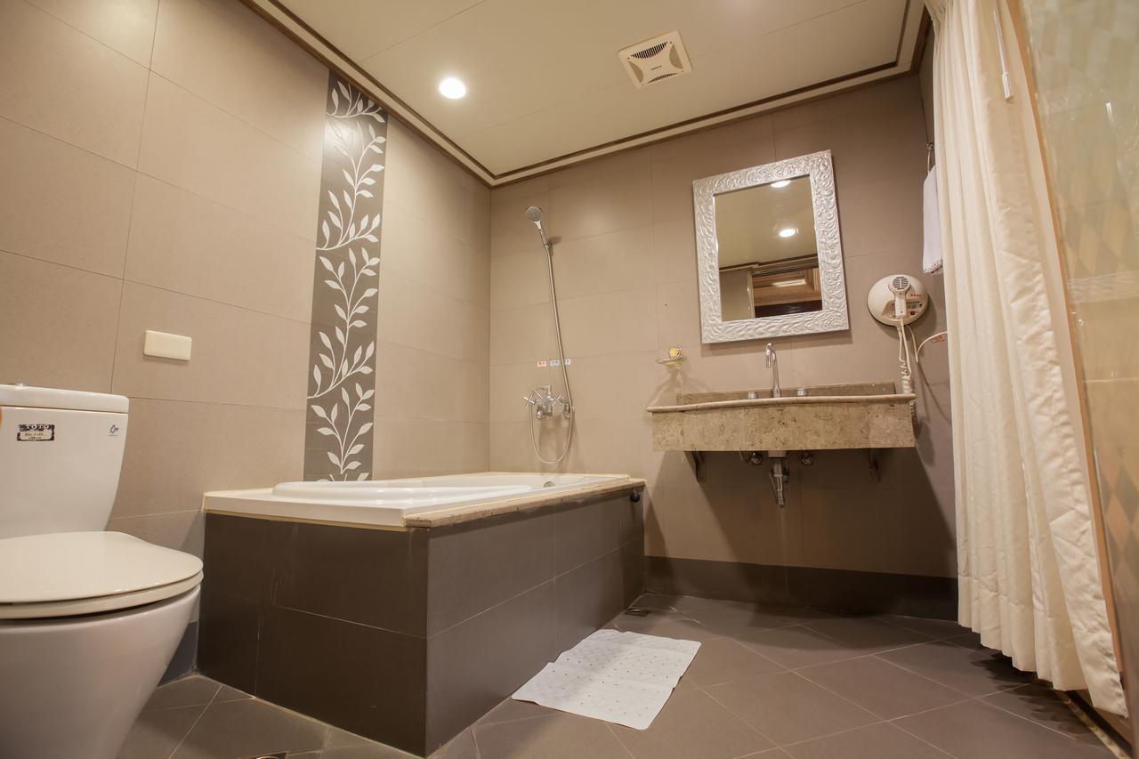 Mila Hotel Taichung Eksteriør bilde
